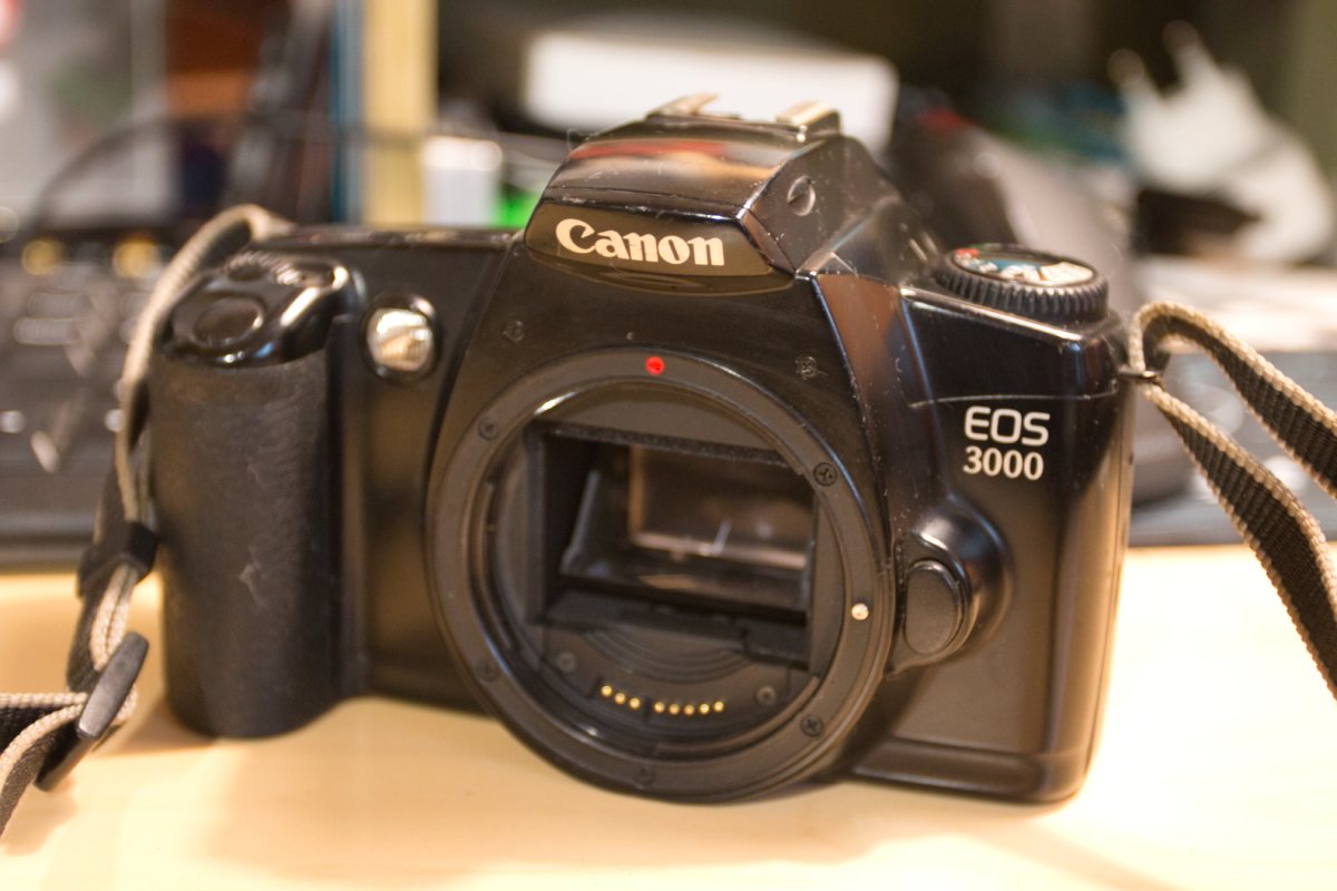 Le Canon Eos 3000