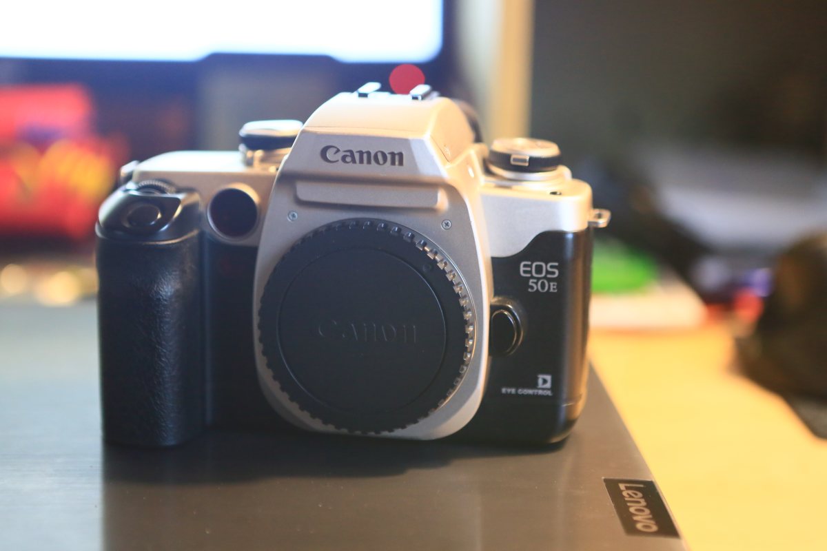 Le Canon Eos 50E
