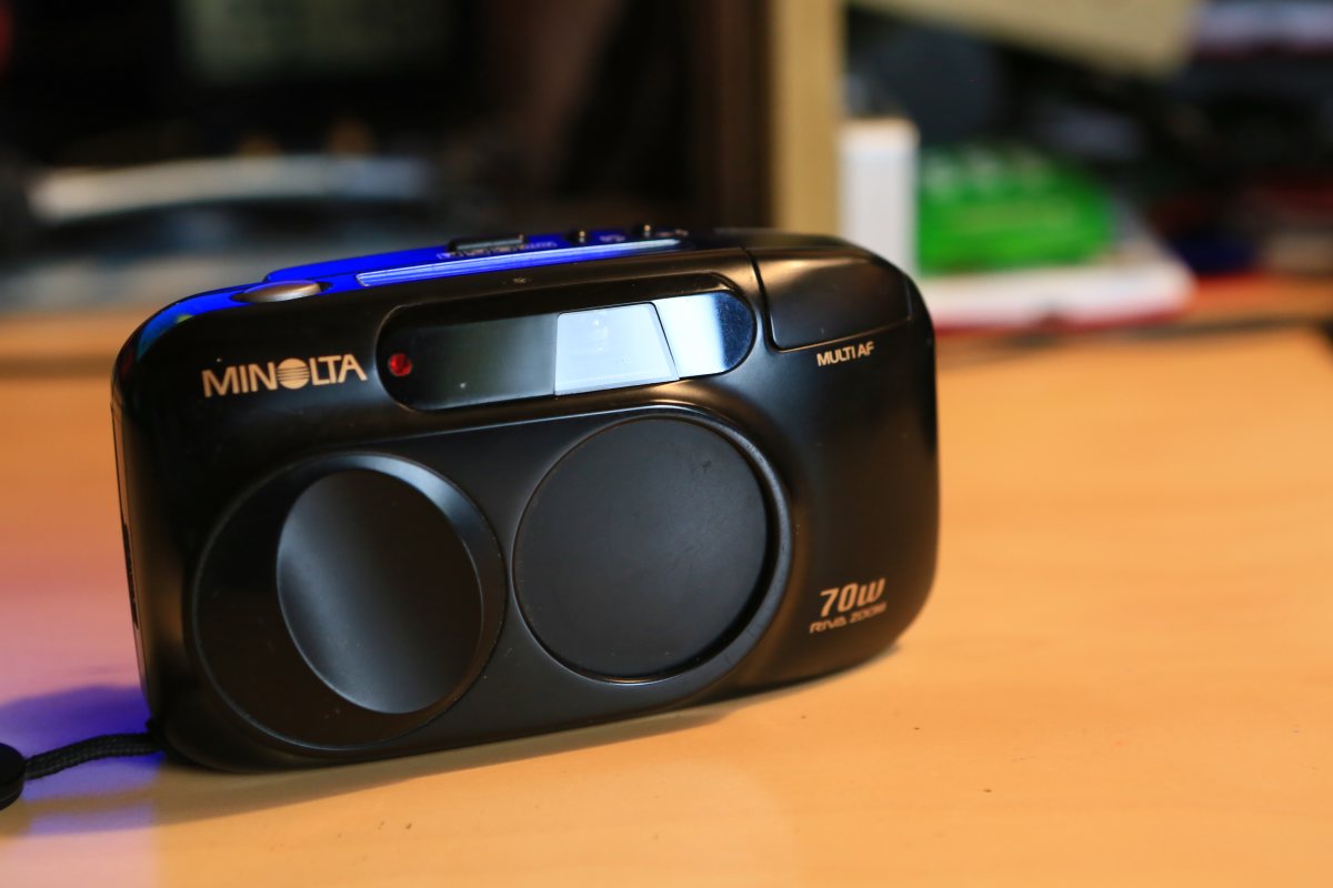 Le Minolta Riva Zoom 7W