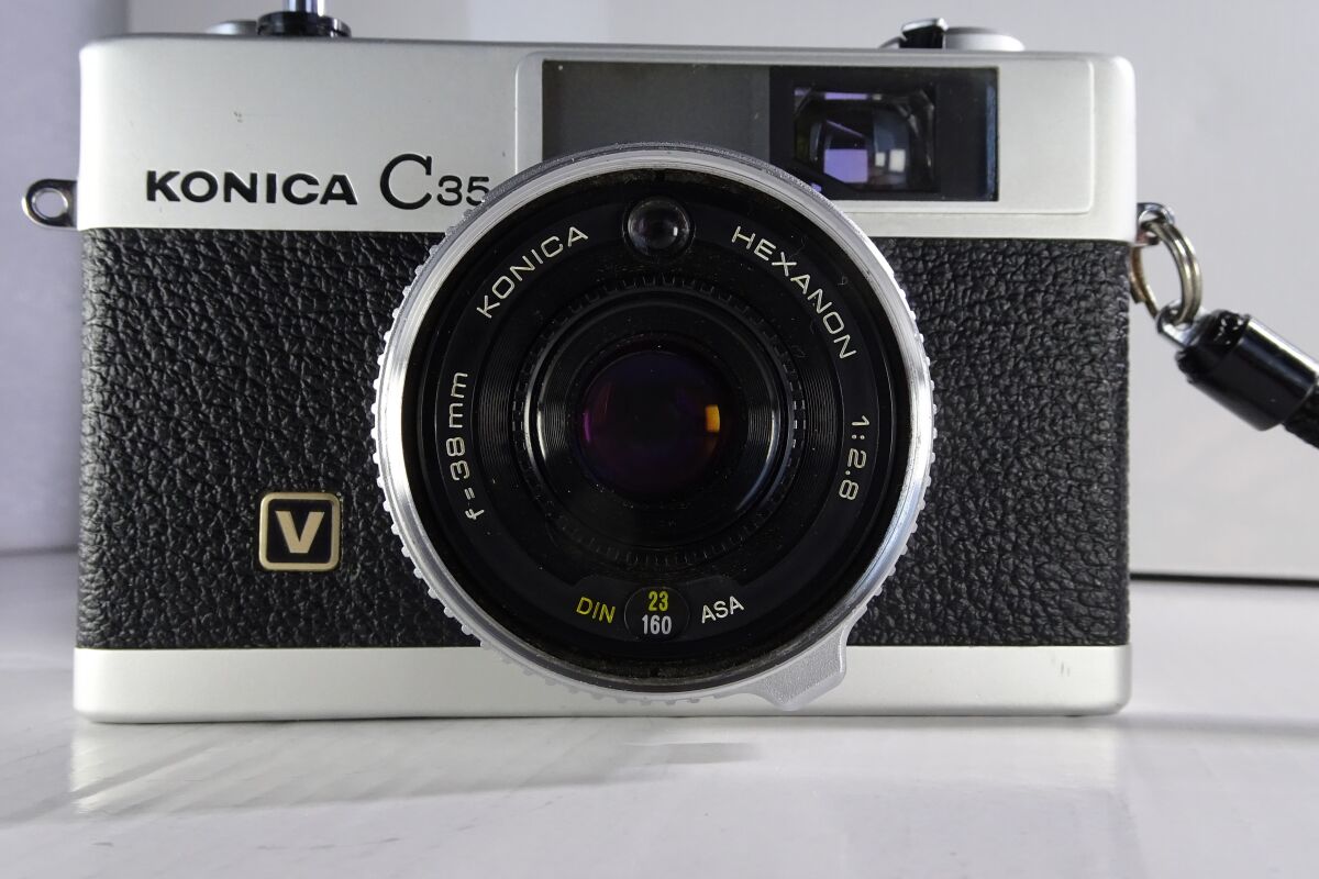 Le Konica C35 V