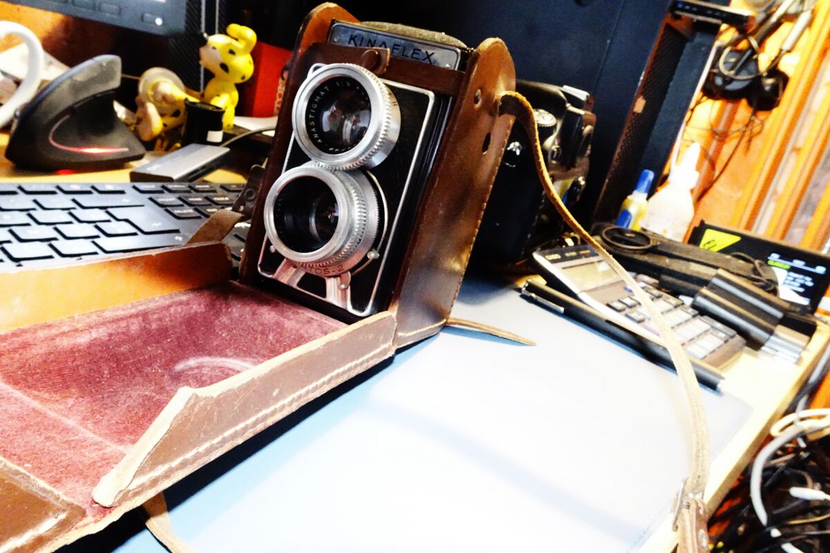 Un Kinaflex en bel état dans son beau sac en cuir.